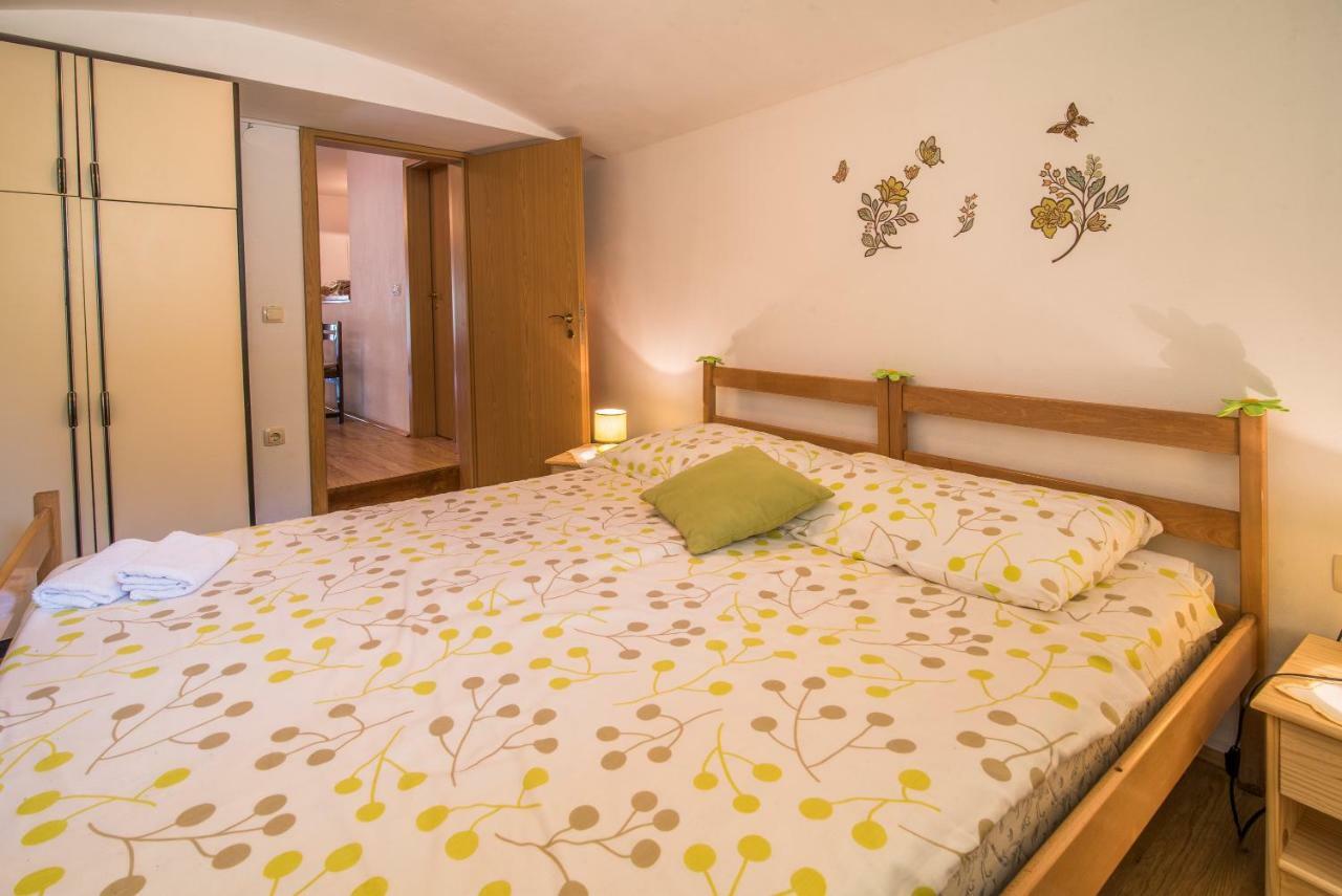Apartmani Bepina Malinska Bagian luar foto
