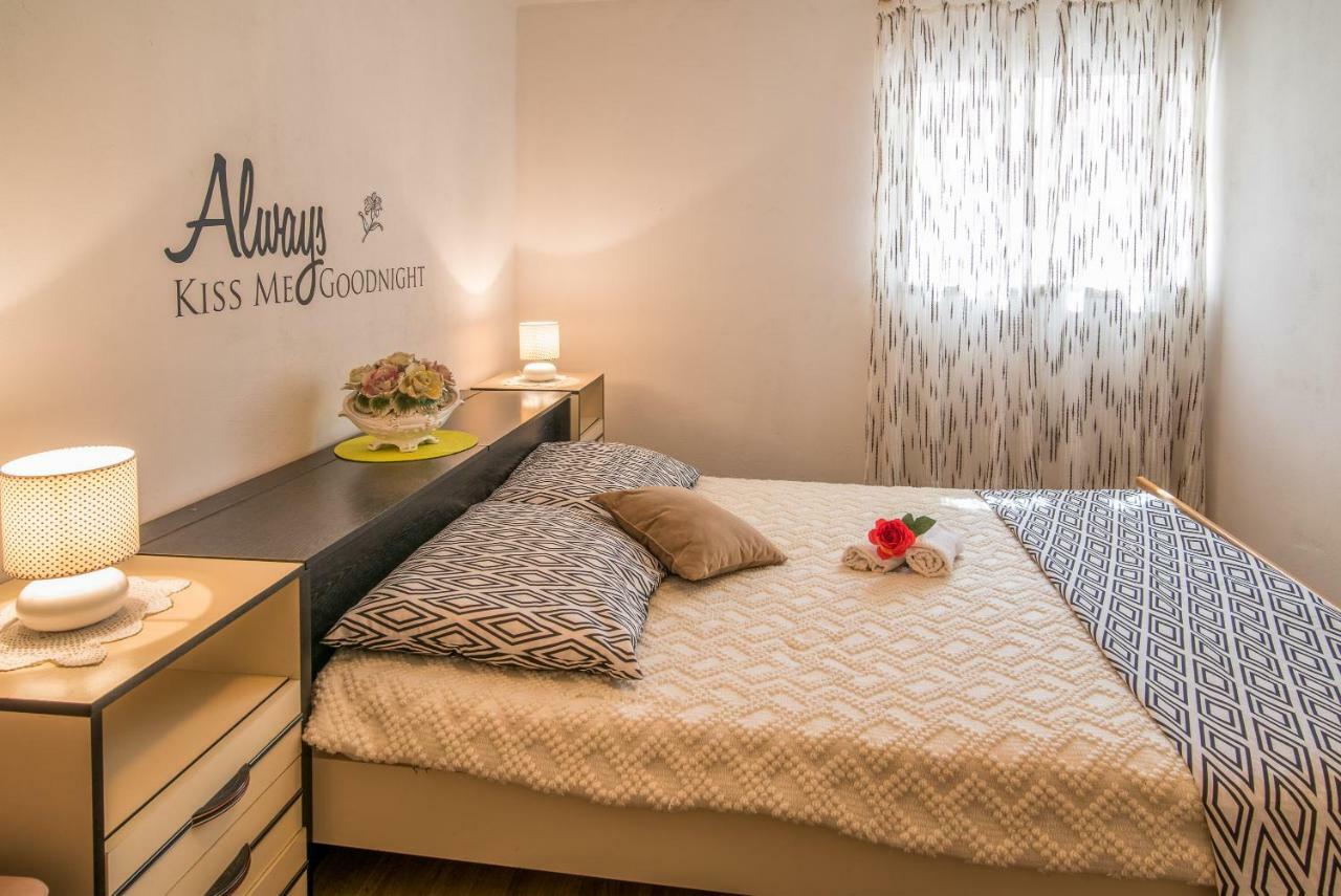 Apartmani Bepina Malinska Bagian luar foto
