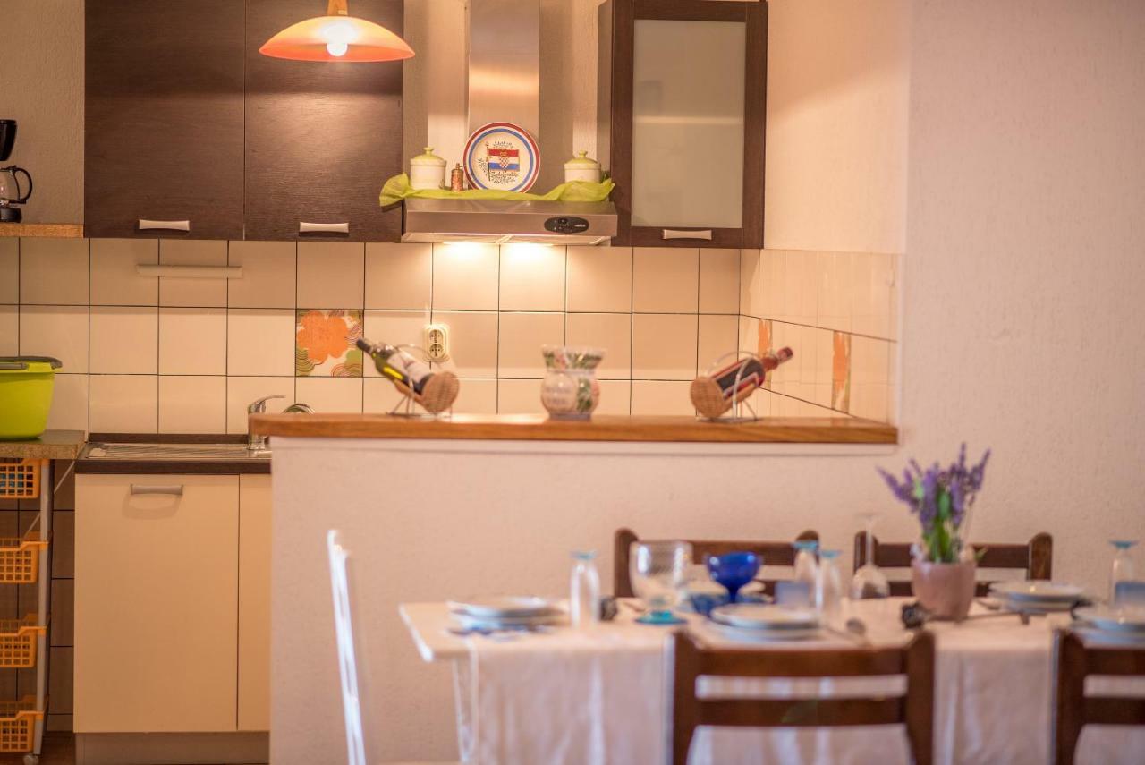 Apartmani Bepina Malinska Bagian luar foto