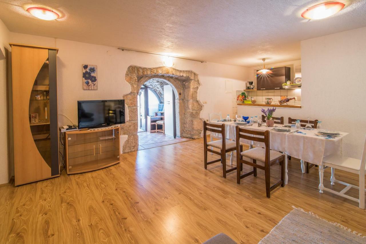 Apartmani Bepina Malinska Bagian luar foto
